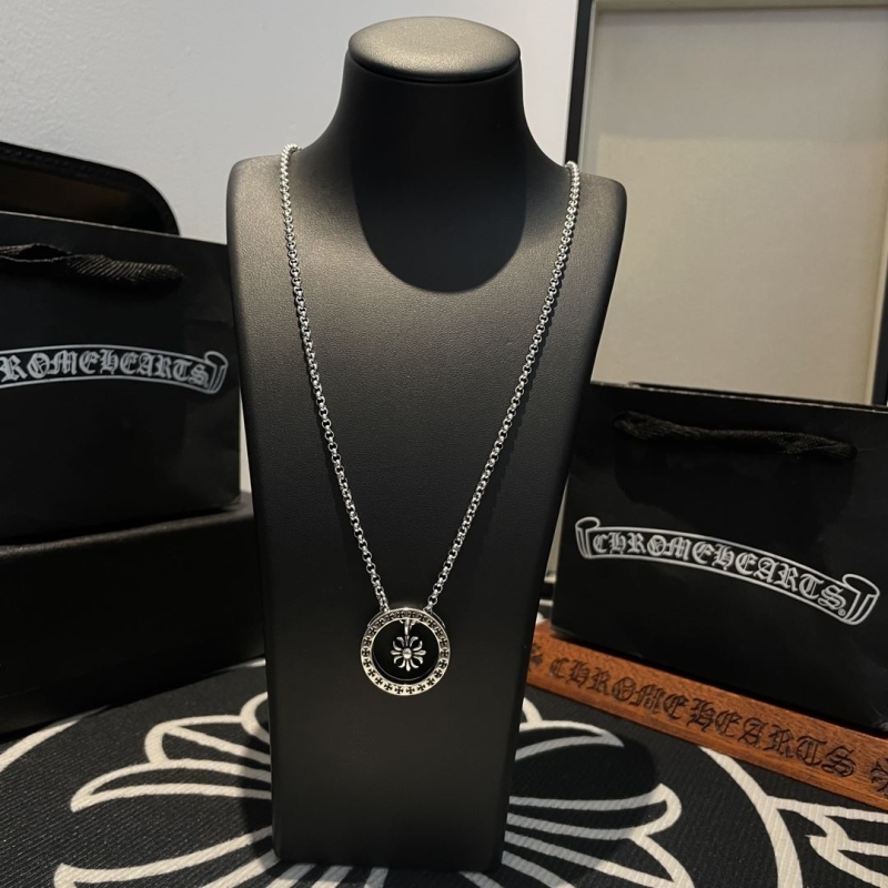 Ch*0me He**ts necklaces